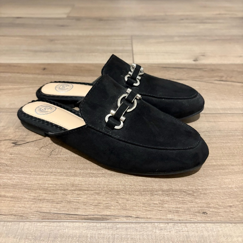 SO slip on Buckle loafer black gold size 7.5